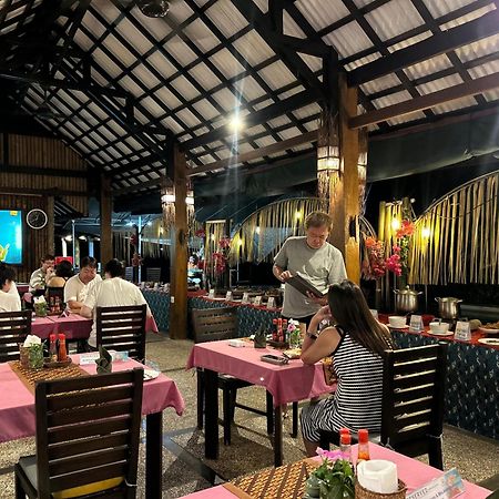 Cocotinos Lembeh A Boutique Dive Lodge Bitung Exterior foto